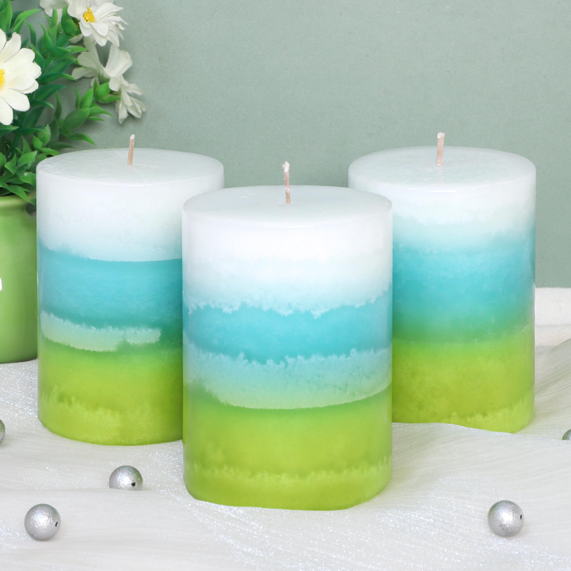 High-quality paraffin wax provides smooth melt and even fragrance release for Cafemoon candles.
