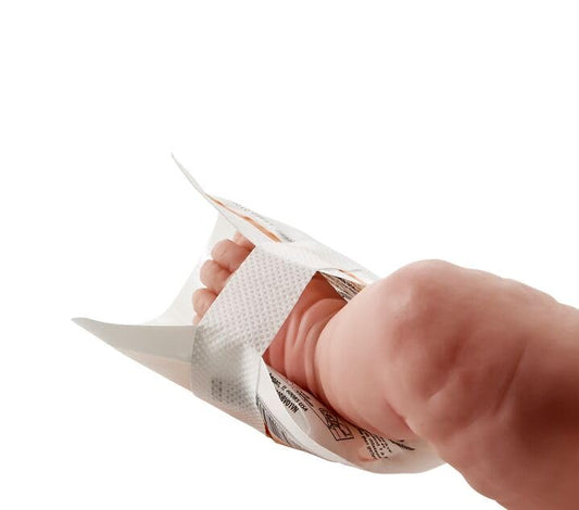 Cardinal Health Infant Heel Warmer Case 100 Pack displayed for convenient supply.