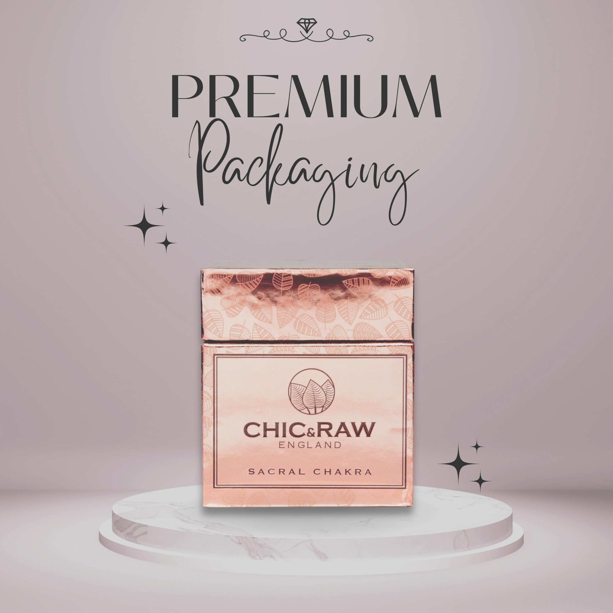Chic & Raw amethyst crystal candle with decorative crystals for mindful moments