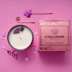 Chic & Raw long-burn soy candle offering up to 40 hours of ambiance