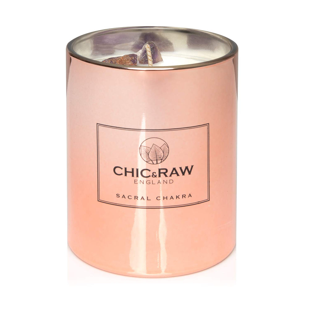 Chic & Raw spa-like aromatherapy candle with lavender and ylang ylang