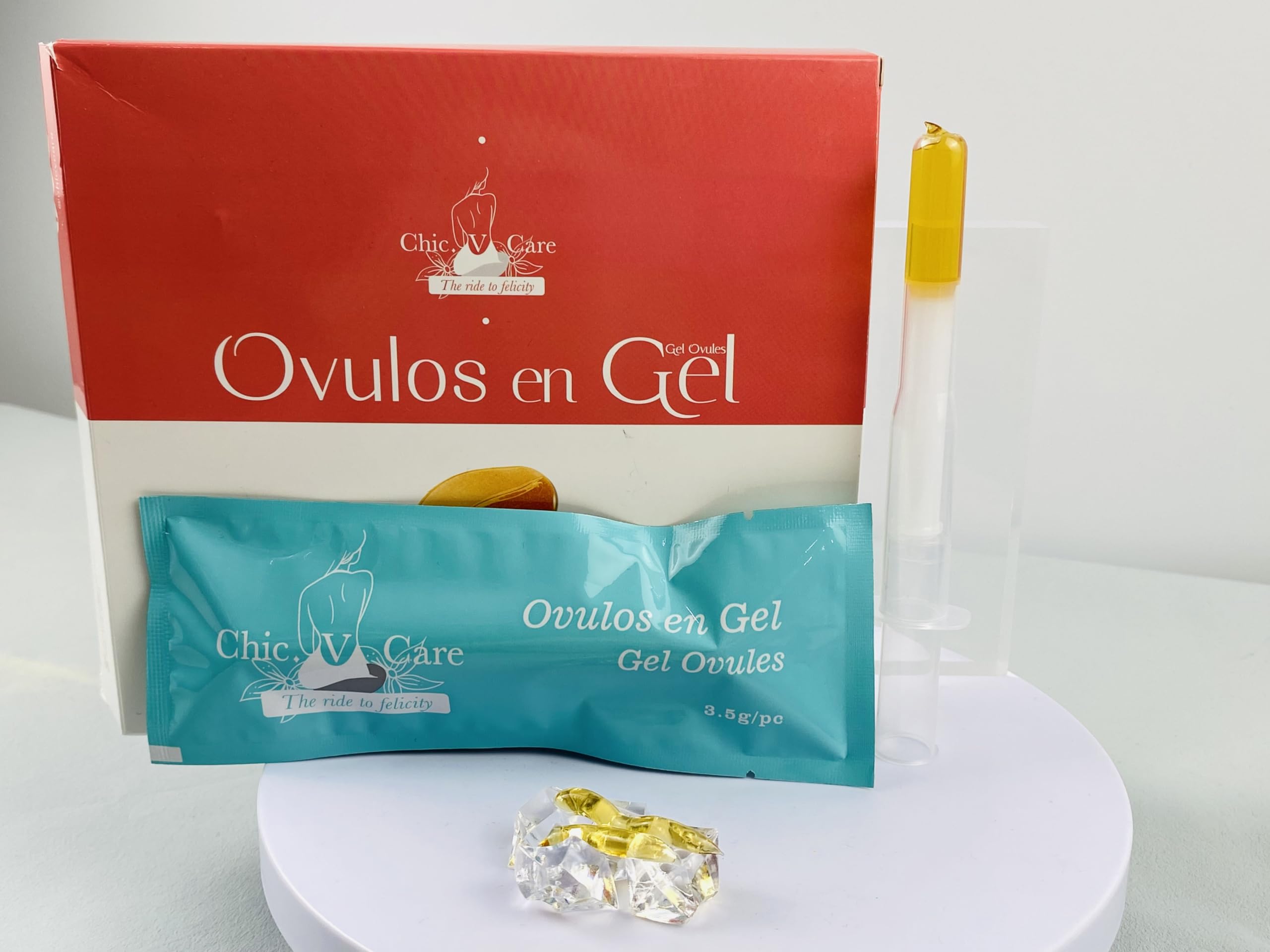 Chicvcare Gel Ovules bottle and packaging featuring natural ingredients.