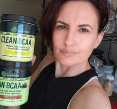 Clean Machine Lemonade BCAA pour into water for refreshing hydration after training.