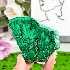 CrystalHola malachite energy array setup for aesthetic display