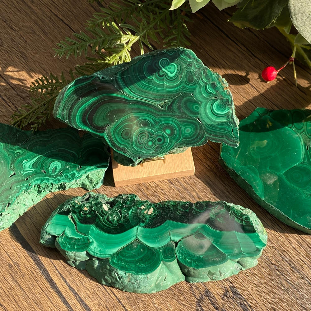 CrystalHola malachite polished gloss enhances green banding