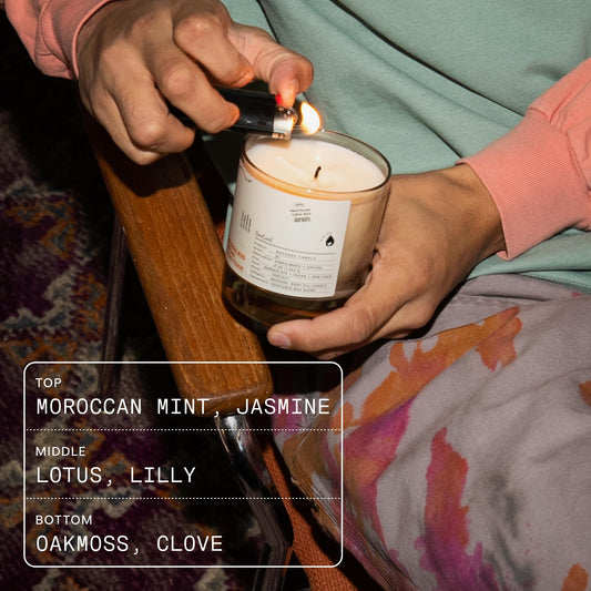 DedCool Rocco Mint candle melting into warm oil for skin care