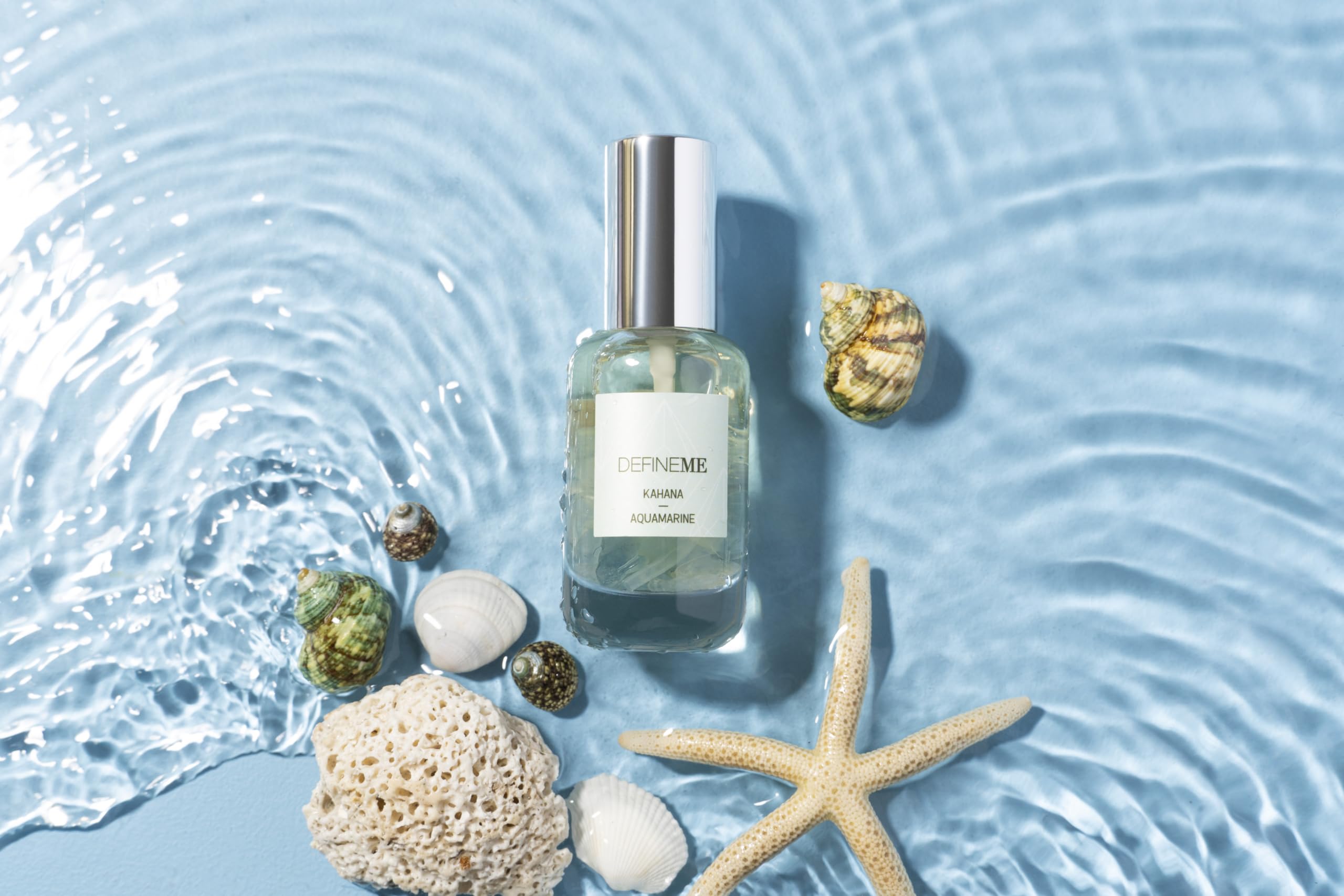 DefineMe Kahana coconut water accents provide refreshing beachy vibes for daytime use