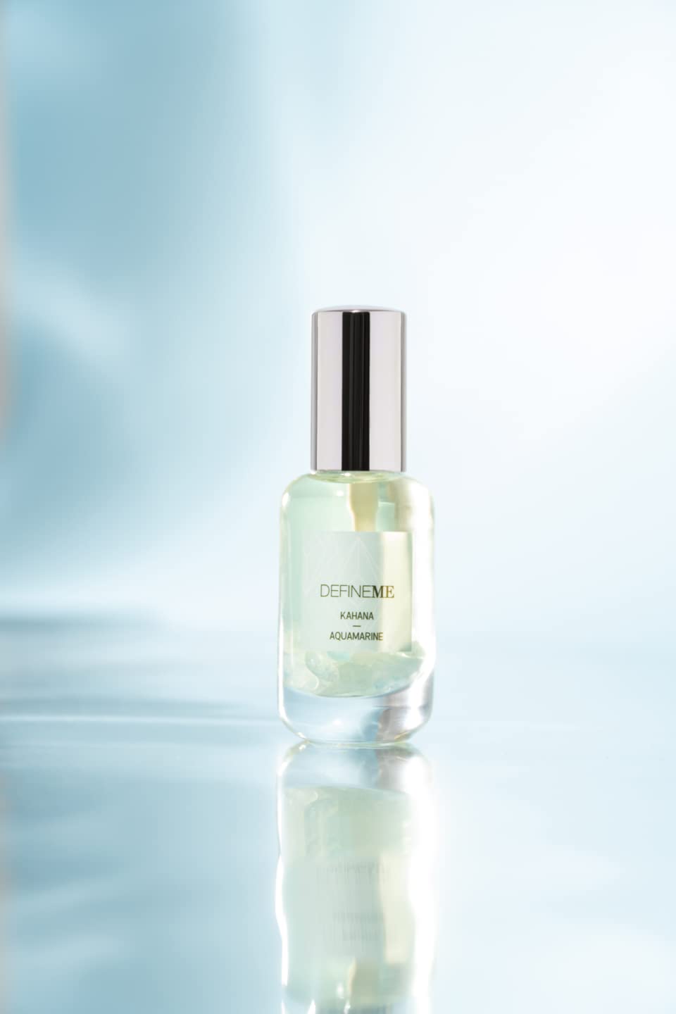 DefineMe Kahana fragrance ritual supports a mood-boosting daily self-care moment