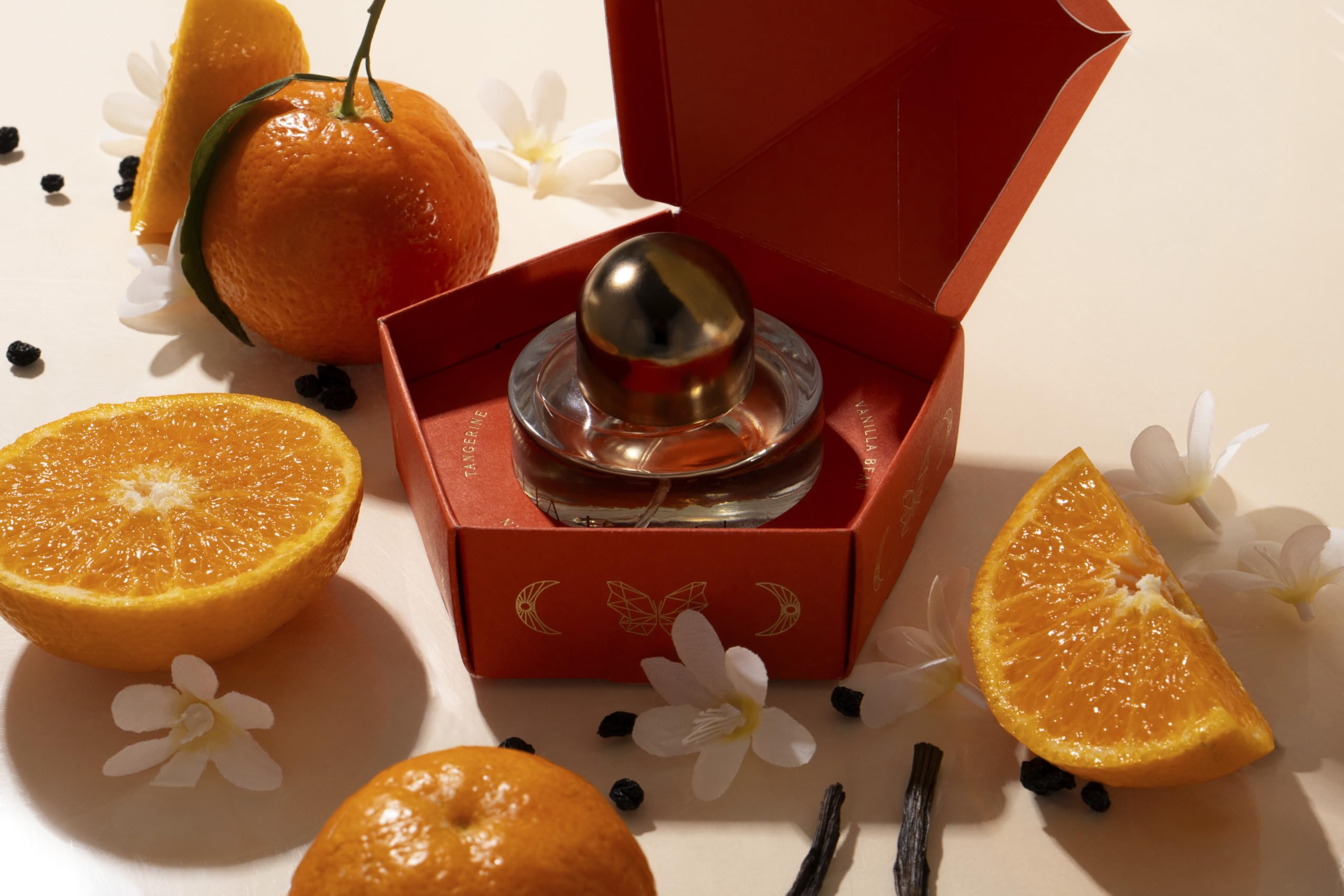 Jasmine bloom note blended with citrus brightness in DefineMe Sofia Isabel.