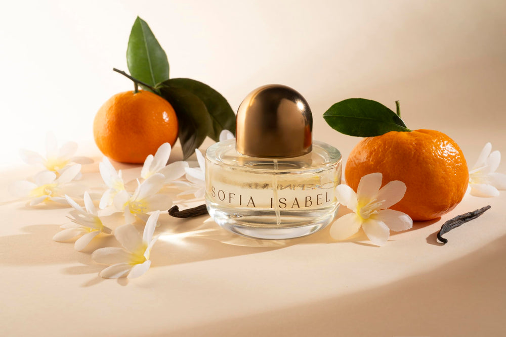 Notes display: mandarin, tangerine, black currant, jasmine in DefineMe Sofia Isabel.
