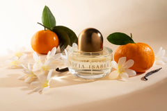 Notes display: mandarin, tangerine, black currant, jasmine in DefineMe Sofia Isabel.