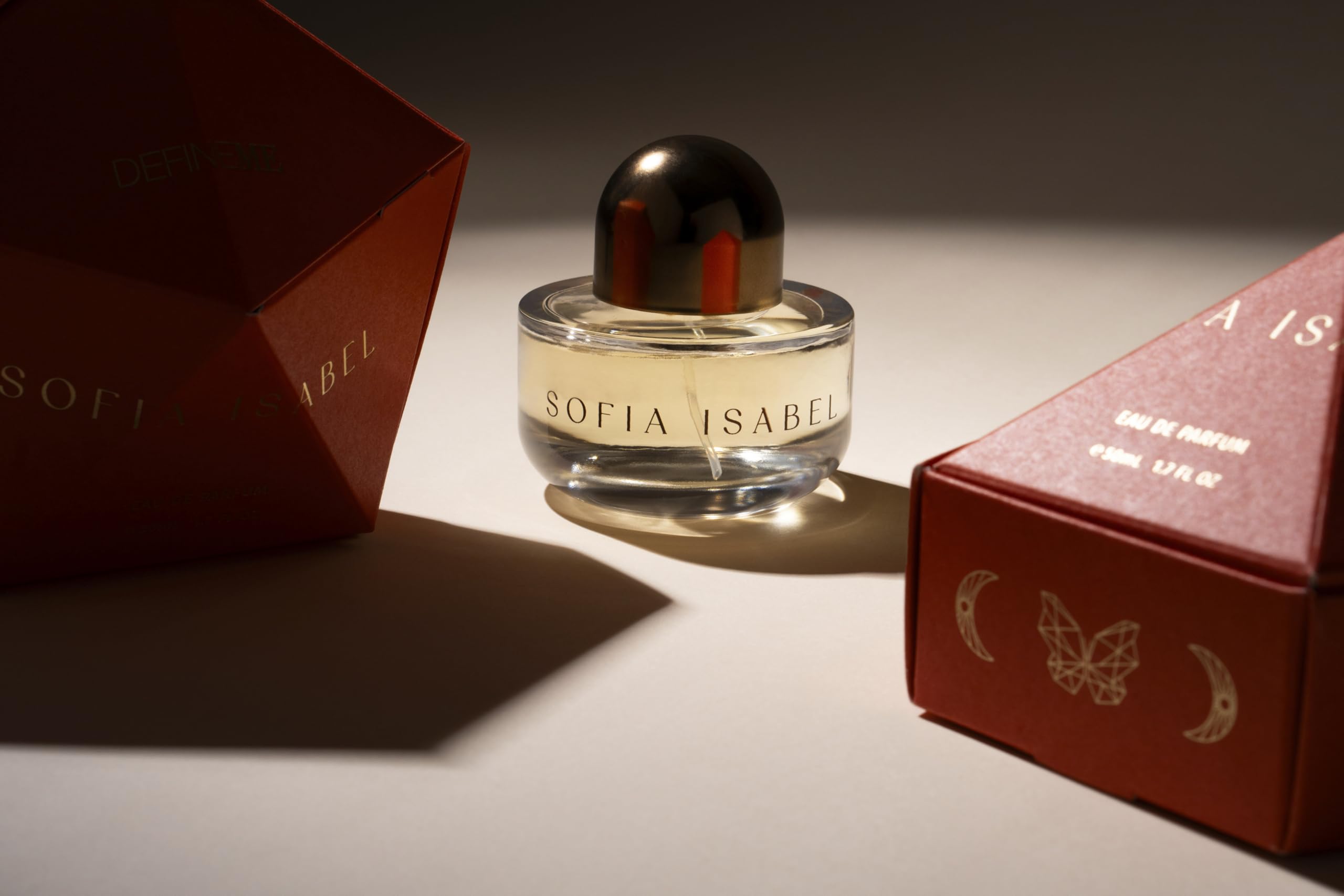 Vanilla bean and brown sugar accents on DefineMe Sofia Isabel close-up.