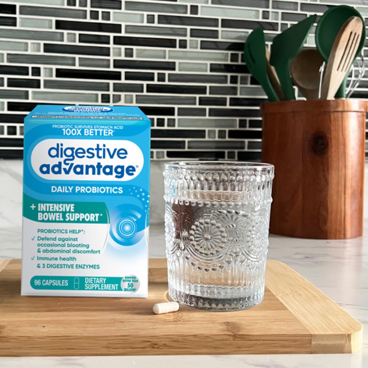 Digestive Advantage capsule close-up illustrating easy-to-swallow capsules