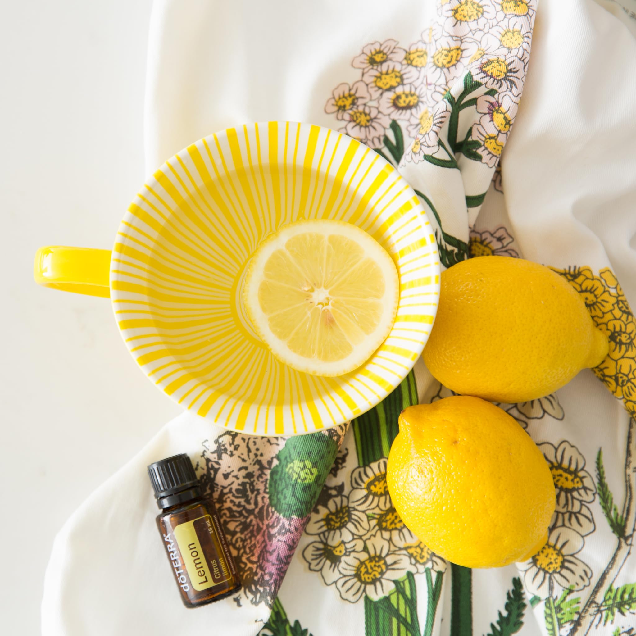 doTERRA Lemon essential oil droplets in diffuser for aroma