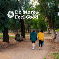 Drinklits orange fizz dissolving in cold water for flavorful hydration