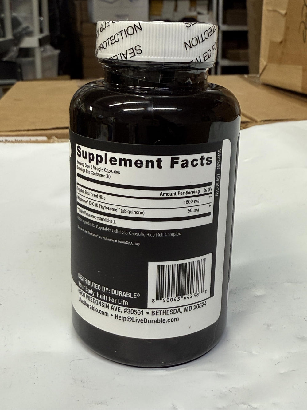 Durable Citrinin-free claim on packaging ensuring purity and safety.