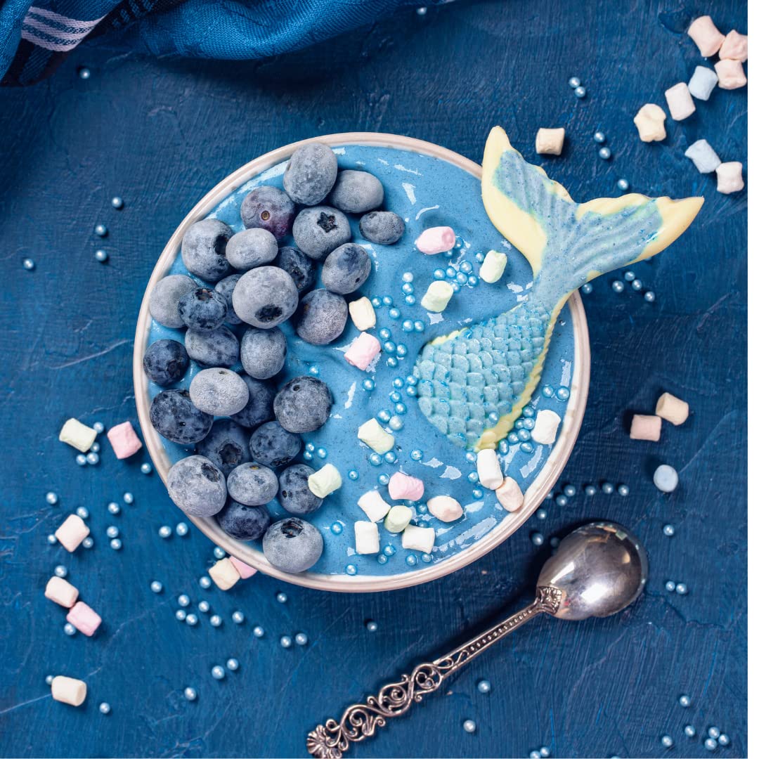 Ellie's Best blue spirulina closeup reveals fine powder texture.