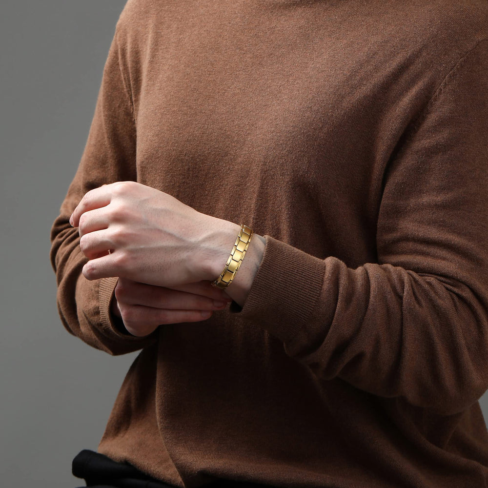 Emmori bracelet clasp detail showing secure closure for worry-free wear.