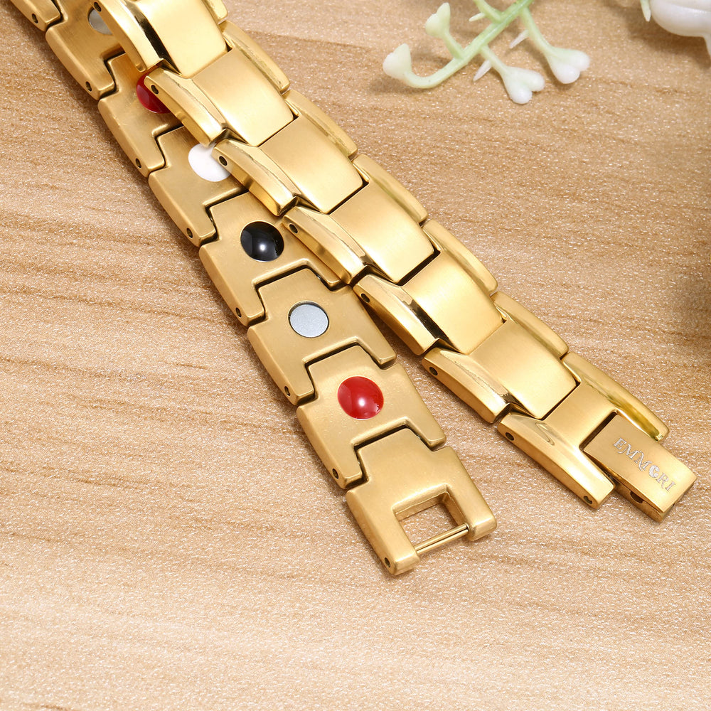 Emmori Ultra-Strength bracelet worn on wrist showcasing versatile everyday style.
