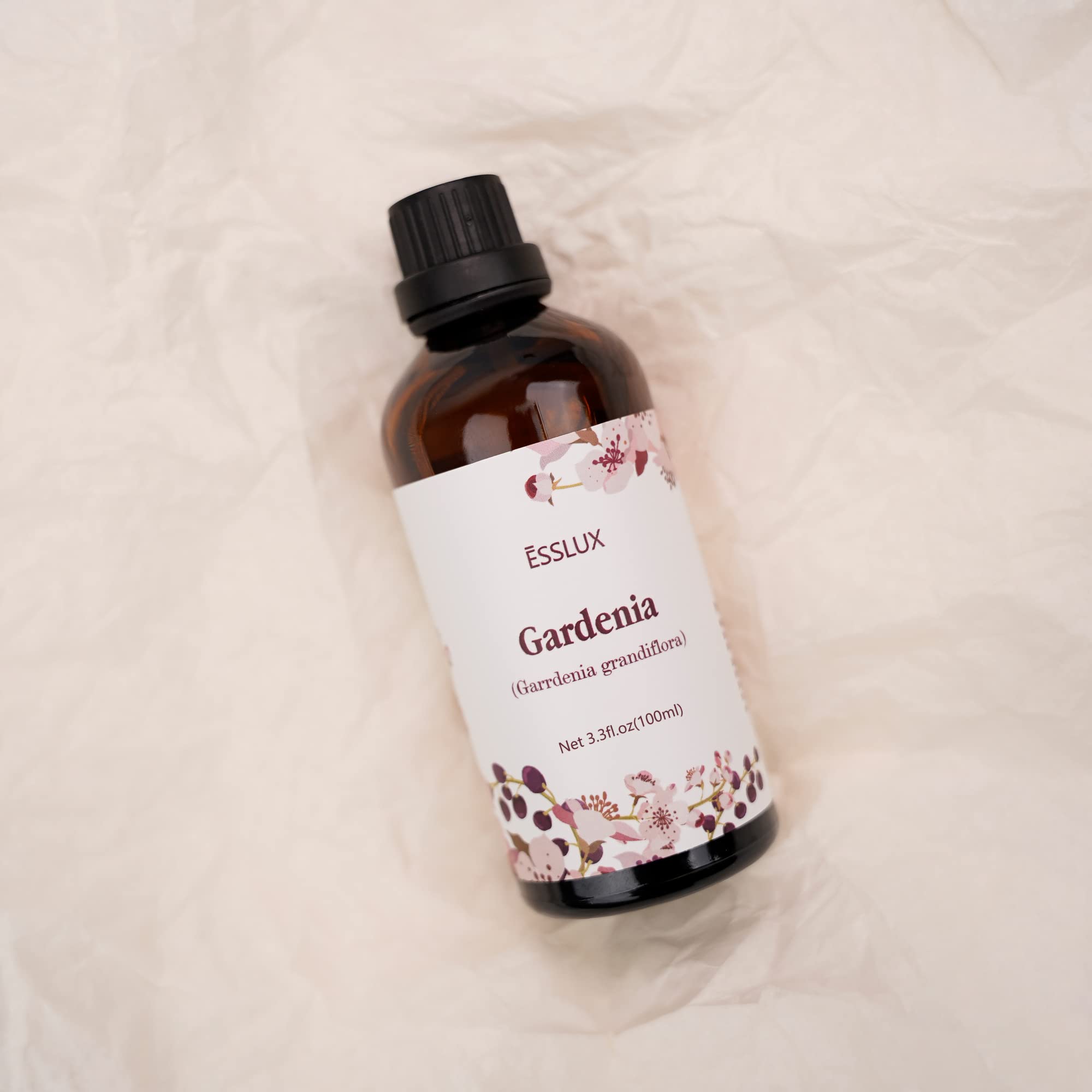 ESSLUX Gardenia essential oil gift set packaging ready.