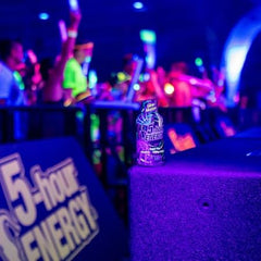 Five-hour ENERGY Glow Motion splash emphasizes zero sugar and crisp flavor.