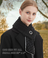 Foiueyga heated scarf battery pack in hand shows portable warmth for outdoor use.