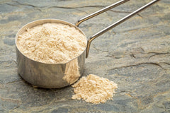Label hints at dried maca root origin and natural sourcing.