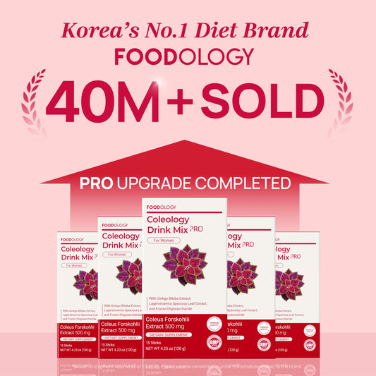 FOODOLOGY Coleology Drink Mix Pro pomegranate flavor blending in water for refreshing taste.