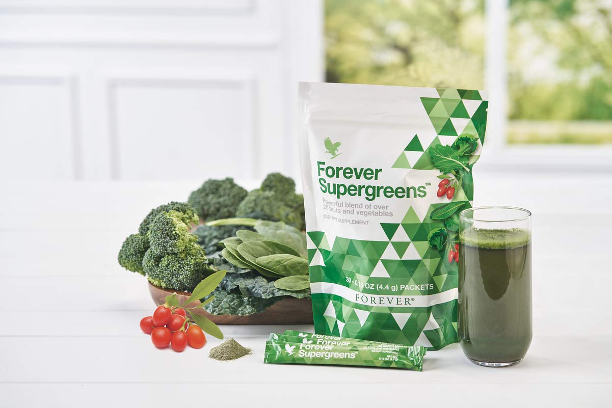 Forever Living Forever Supergreens mixing glass ready to shake up a berry cream flavor