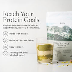 Form Performance Protein powder scoop and bag for easy serving