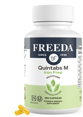 Pills next to a glass of water showing easy daily intake with FREEDA.