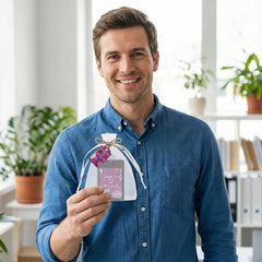 Frienda pocket-size bottle fits in pocket or wallet for instant cleanliness.