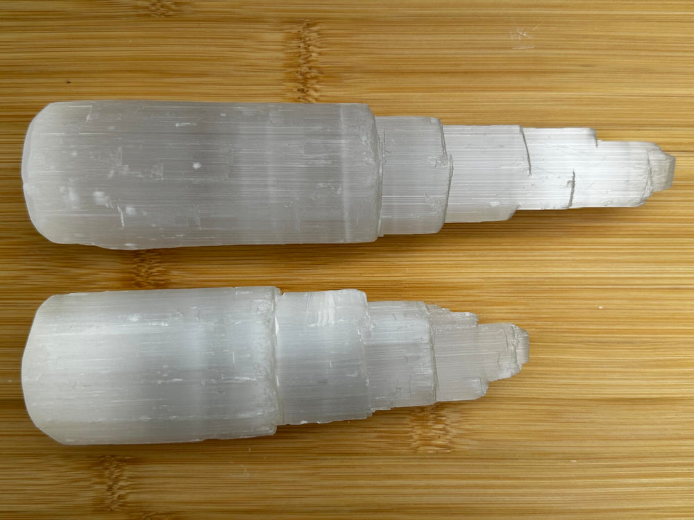 GAF Treasures selenite smooth glow demonstrating subtle illumination in indoor lighting.