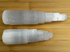 GAF Treasures selenite smooth glow demonstrating subtle illumination in indoor lighting.