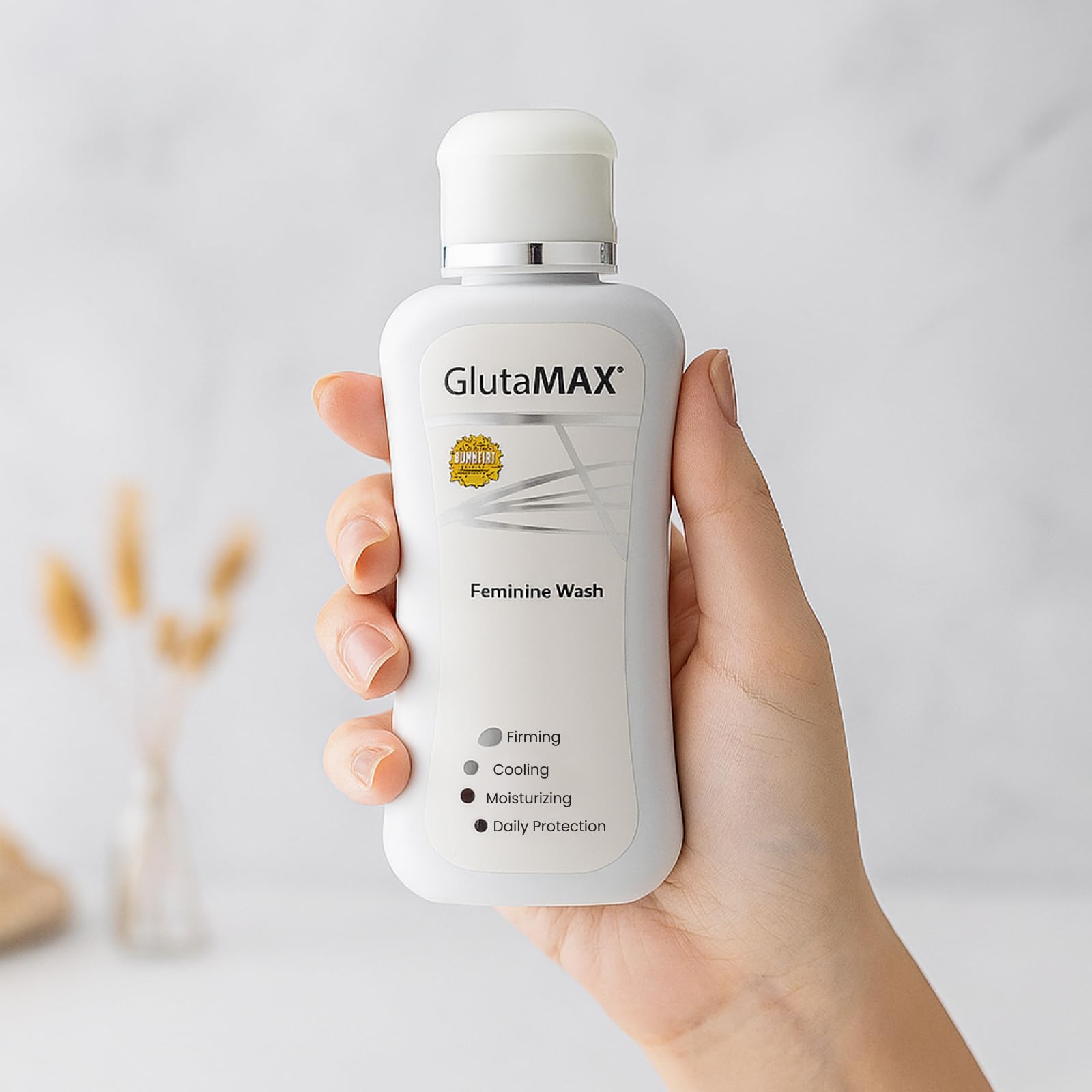 GlutaMAX ingredients view highlighting glutathione, tea tree, collagen for balanced skin.