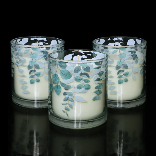 GORGE MOMENT eucalyptus candle closeup reveals soy wax detail for a clean burn.