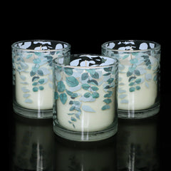 GORGE MOMENT eucalyptus candle closeup reveals soy wax detail for a clean burn.
