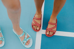 HUHV Z Strap Slide white leopard is ideal for casual wear and comfort