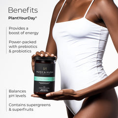 Hush & Hush PlantYourDay glass mixing for a smooth veggie shake.
