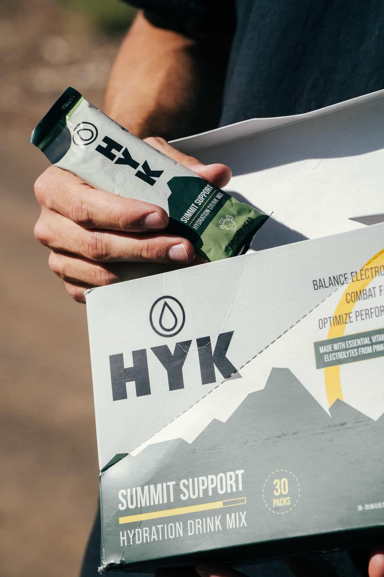 HYK Electrolyte+ trail run setup highlighting focus and hydration balance.