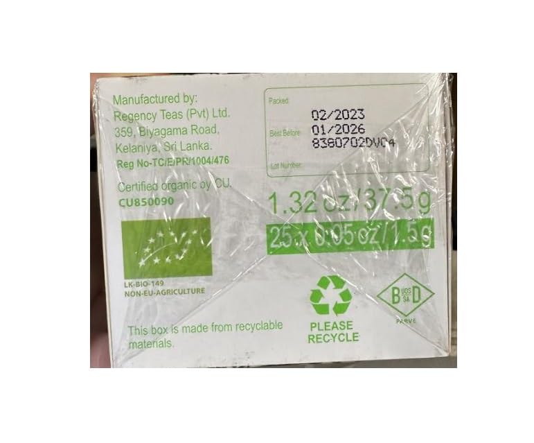 Hyleys Organic Green Tea Soursop Flavor tea steeping scene highlights vibrant color.