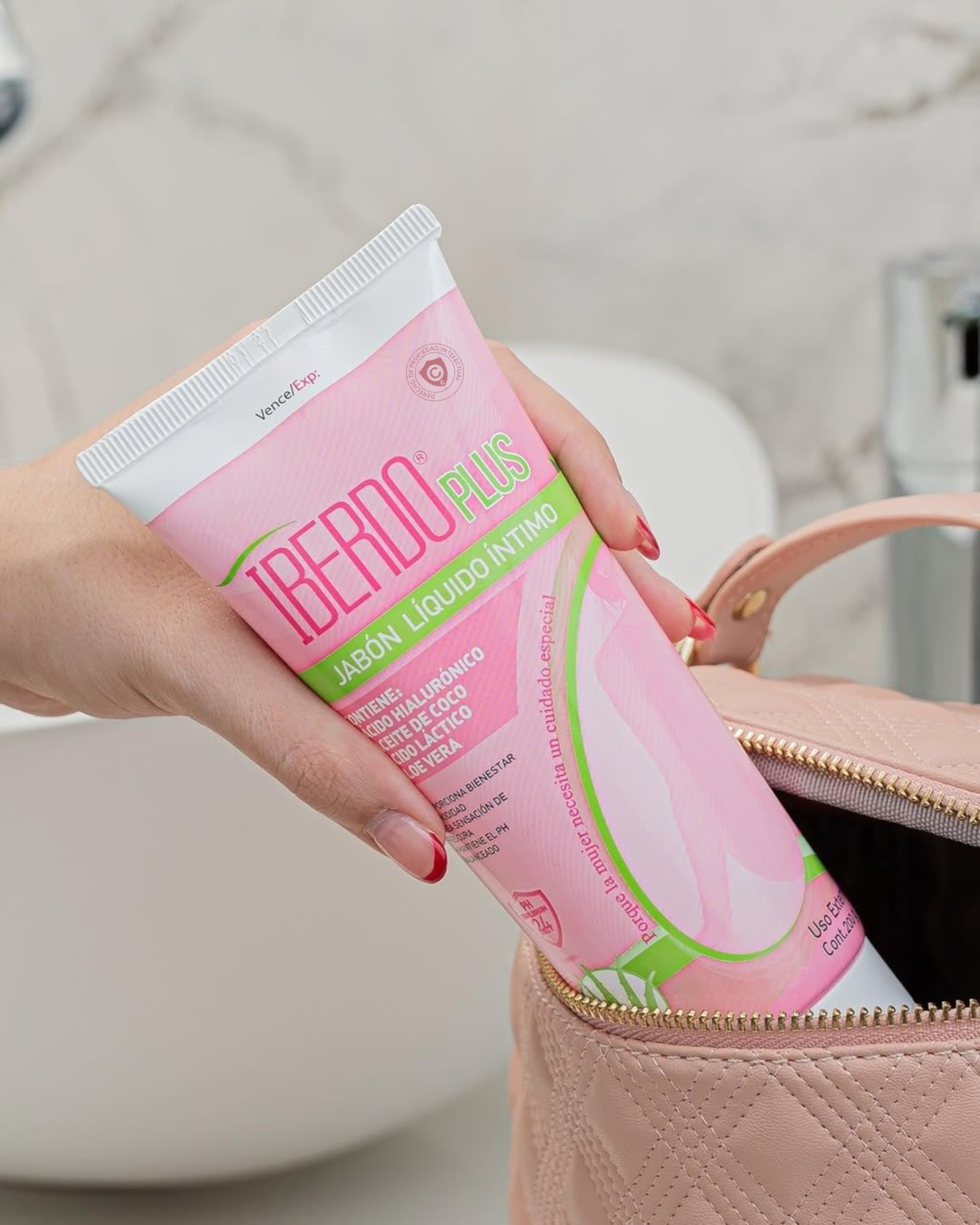 IBERDO PLUS foaming lather demonstrates gentle cleansing action.