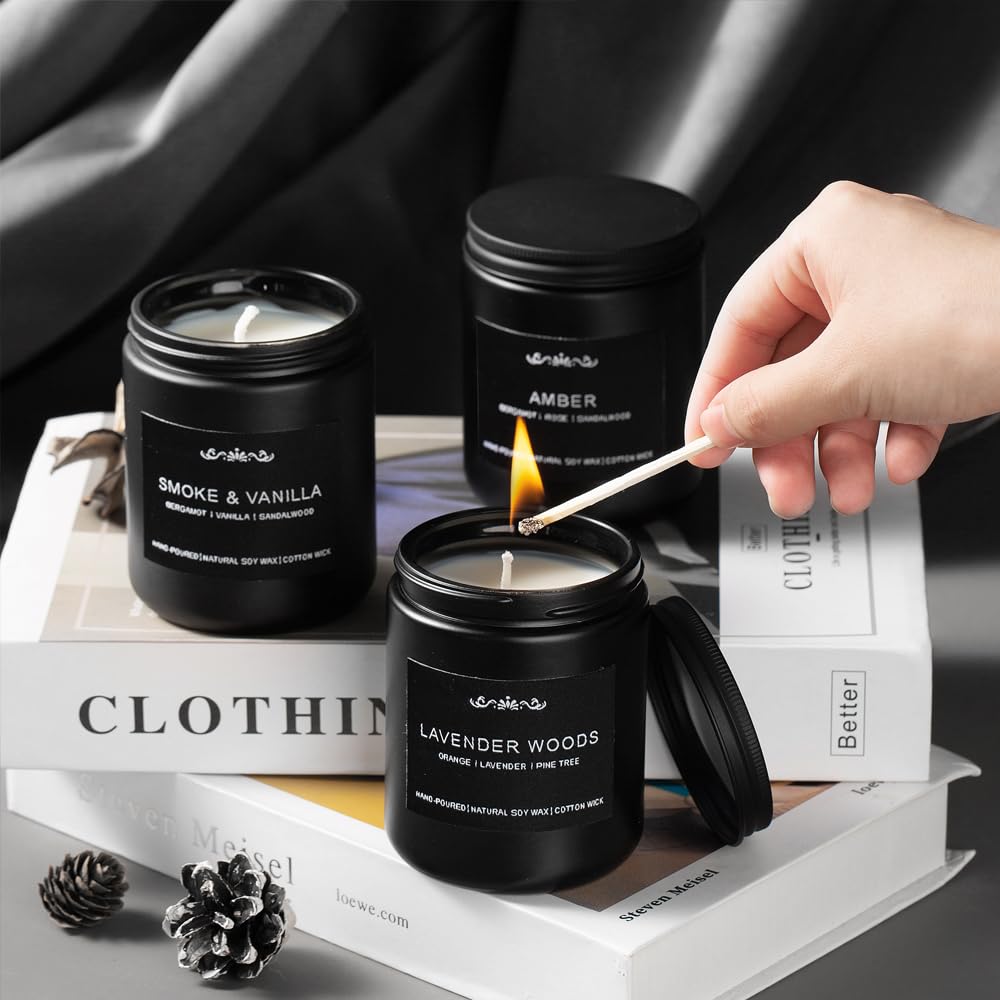 Inayou Cardamom and Iris candle combines warmth and elegance.