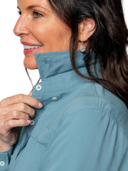 Right pocket with zipper closure on Insect Shield Elements Lite shirt