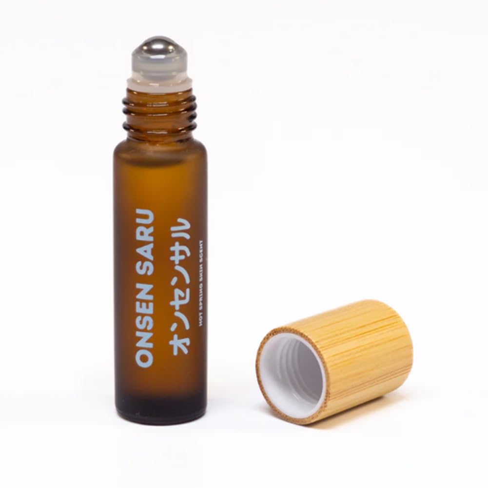 IPPINKA compact bottle enables easy fragrance reapplication.