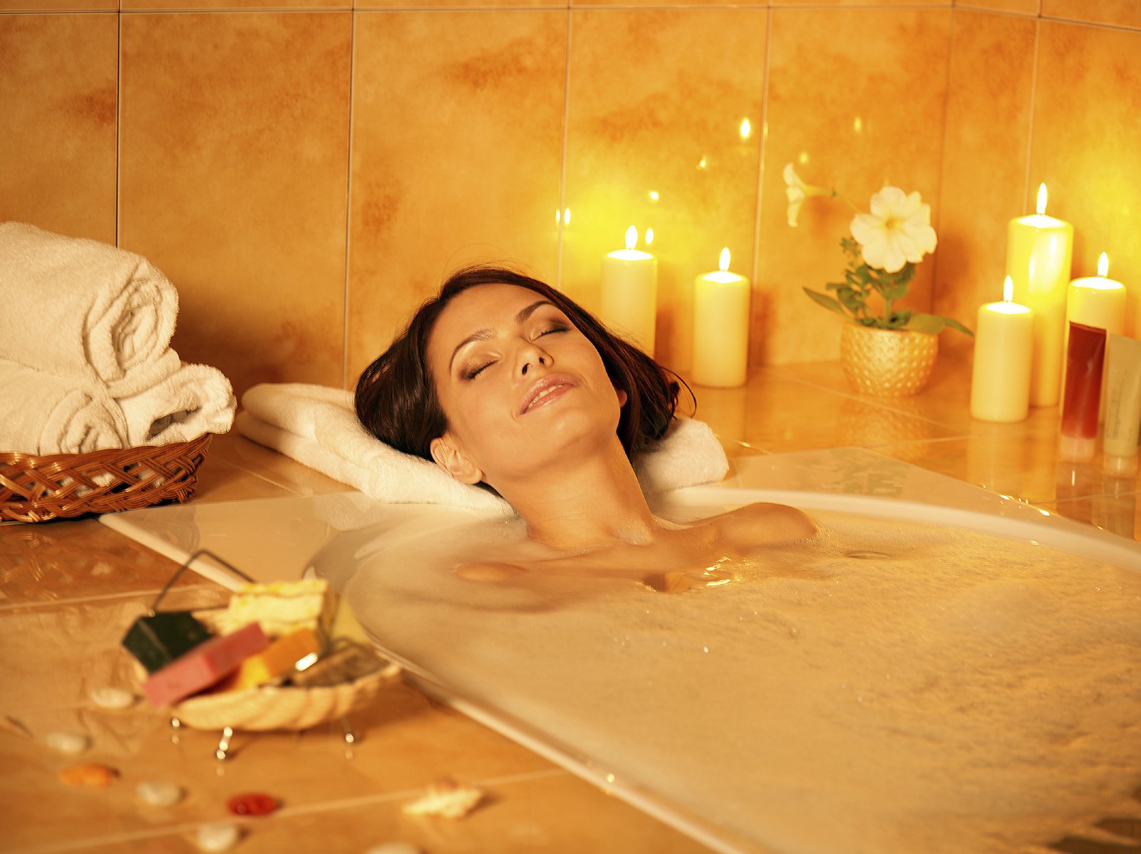Full-body JADIENCE detox bath soak scene for circulation and cleansing