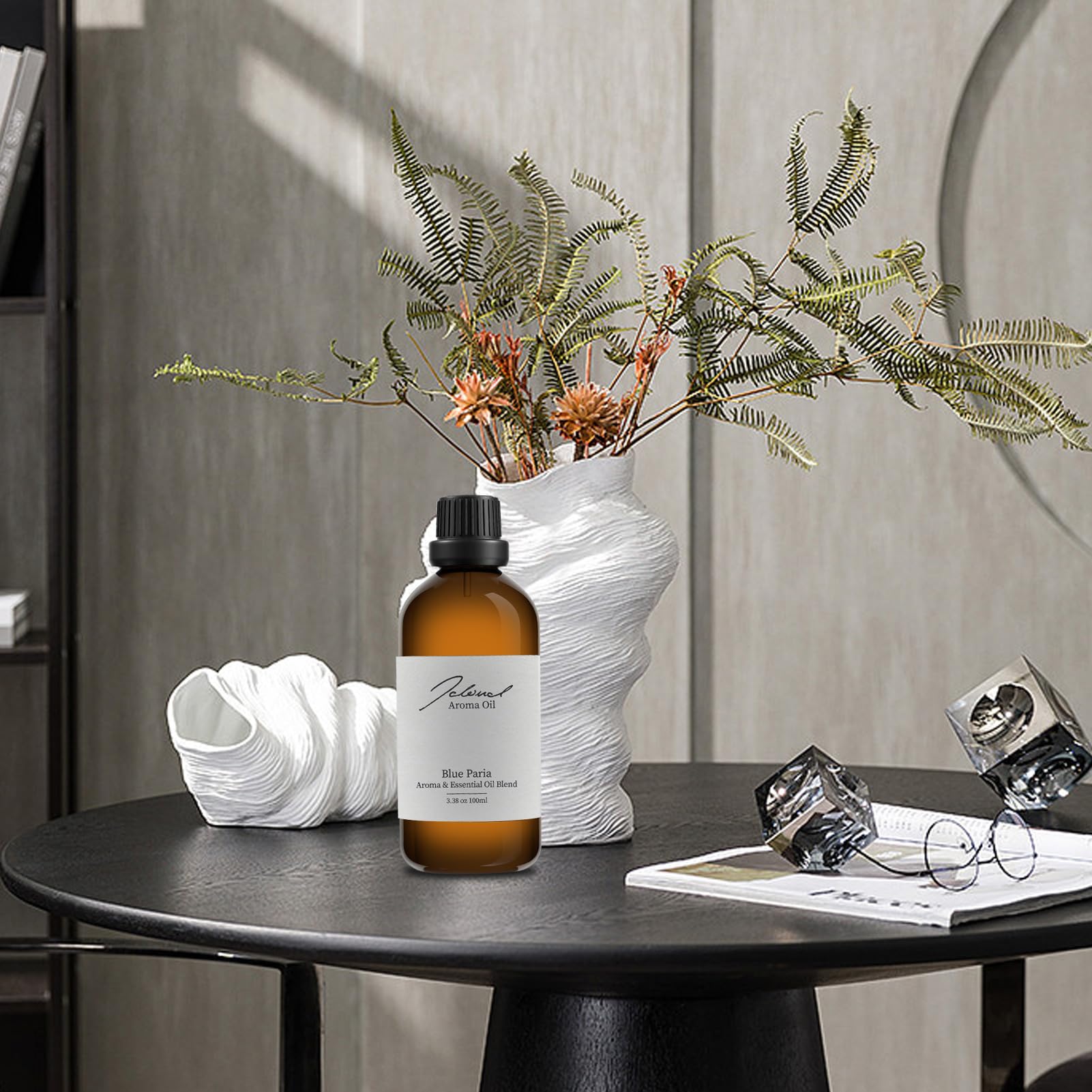 Diffuser scene with JCLOUD Blue Paria oil creating hotel-like ambience