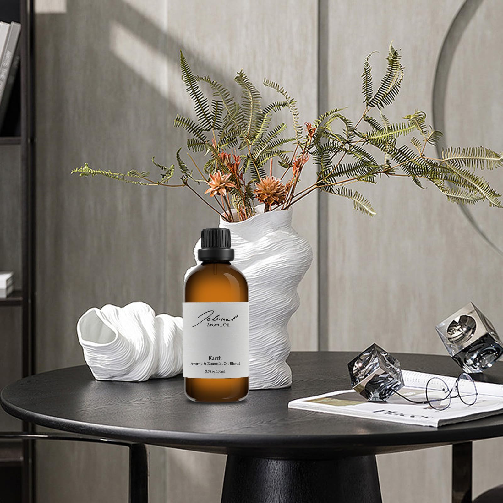 JCLOUD Karth bergamot-orange-amber notes provide bright, inviting scent