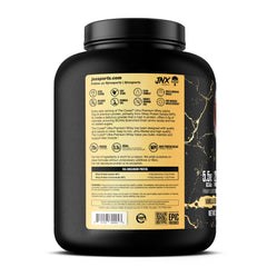 JNX Sports The Curse Vanilla Bean shake blends smoothly for a creamy texture.