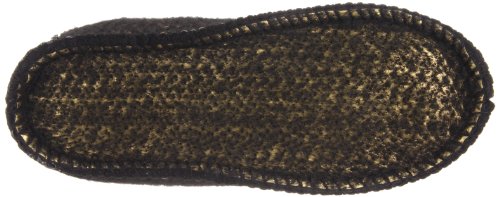 Kamik Zylex liner moisture-wicking layer keeps feet dry during activity.